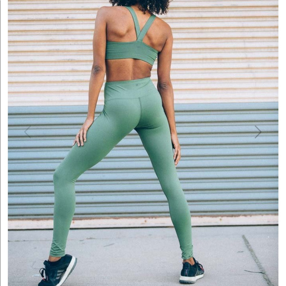 Montiel bra and legging in Olive Green